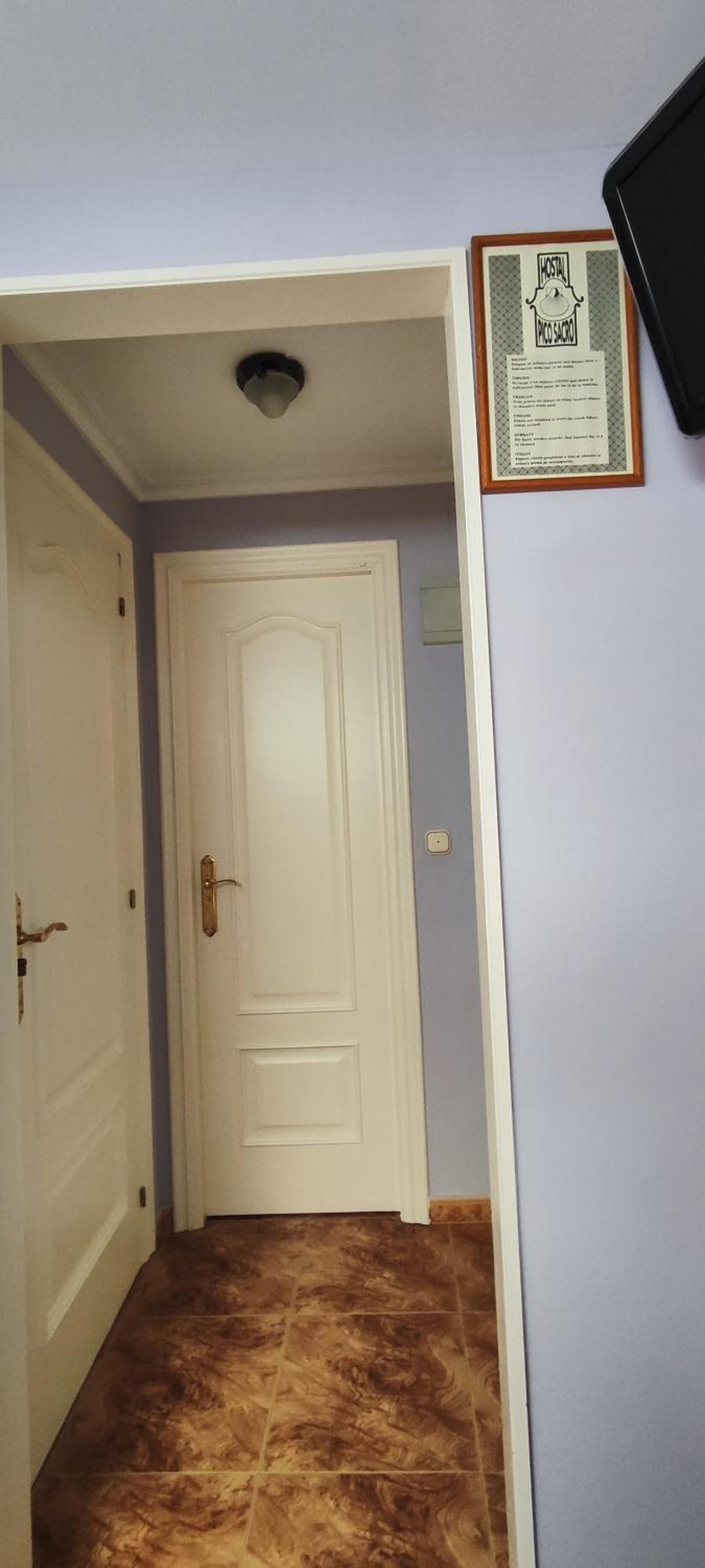 Pico Sacro I Hostal-Pension Santiago De Compostela Ruang foto