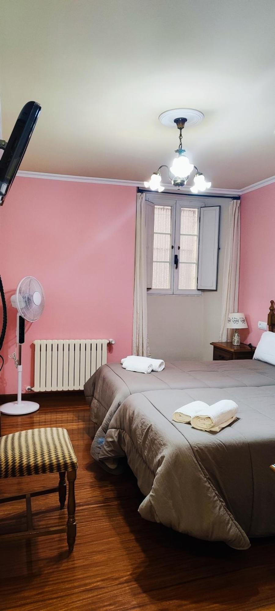 Pico Sacro I Hostal-Pension Santiago De Compostela Ruang foto